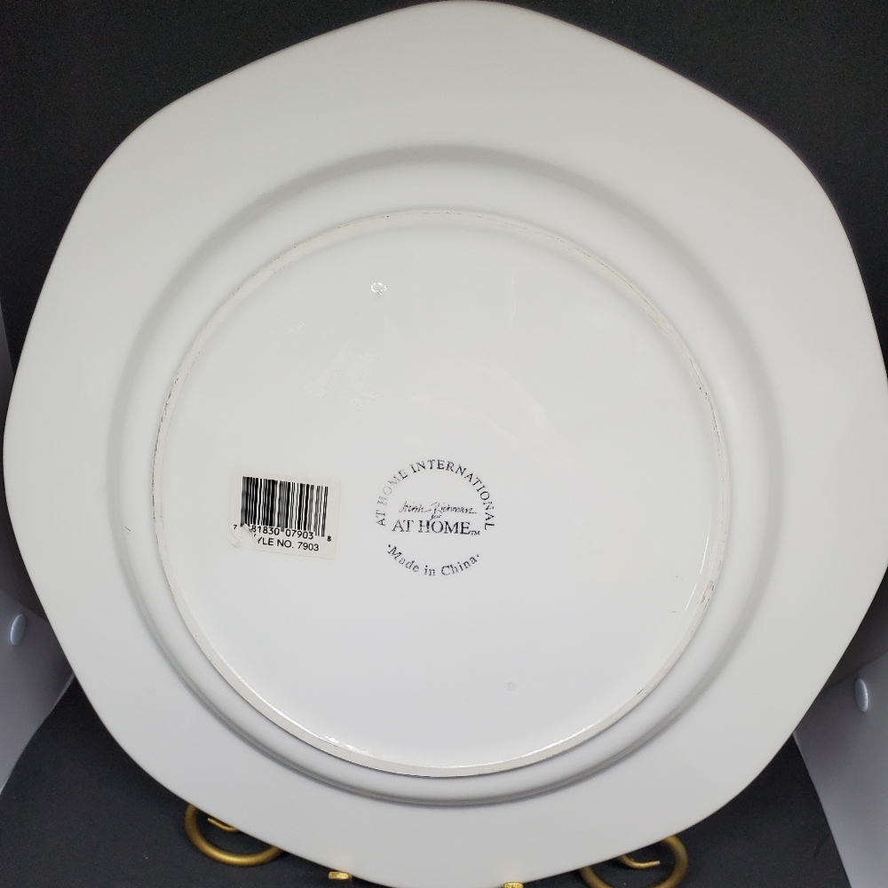 At Home International Holiday Plate Winter Snowmen Reindeer ~Pre-Owned - Picture 6 of 10